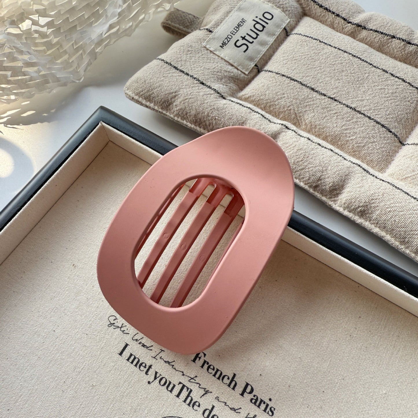 Flat Hair Clips for Women, French Design Flat Hair Claws, Secure Hold Inner Teeth Hair Claw Clips, Strong Hold No Slip Hair Barrettes For Lying Down Holiday Gifts