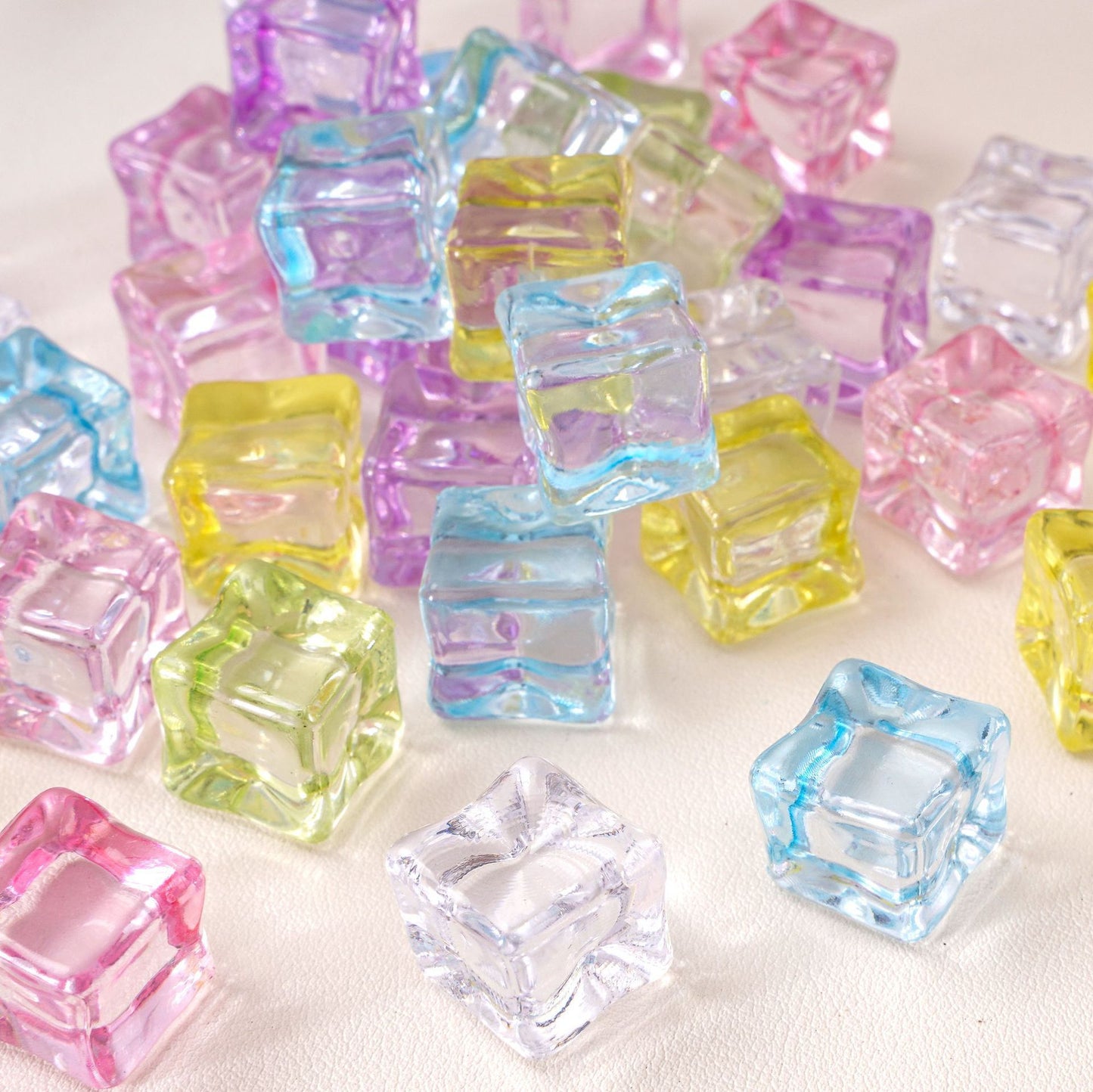 18Mm acrylic translucent simulated ice cube grains non-porous cubic beads loose beads handmade DIY material jewelry Colors Fake Crystal School Counting Plastic Ice Cubes Acrylic Artificial Square Rocks for Photography Props,Food Display,Vase Filler,Table