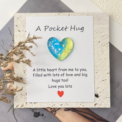Cross-border new products gradually change pocket hug greeting card, resin love peach heart decorative gift, confession love symbol