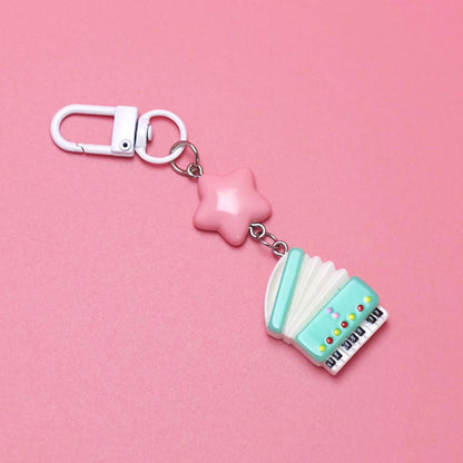 Color glossy resin cartoon keychain creative DIY cute ins style niche small pendant student backpack pendant